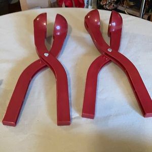 Two snowball makers. Keeps your hands dry.